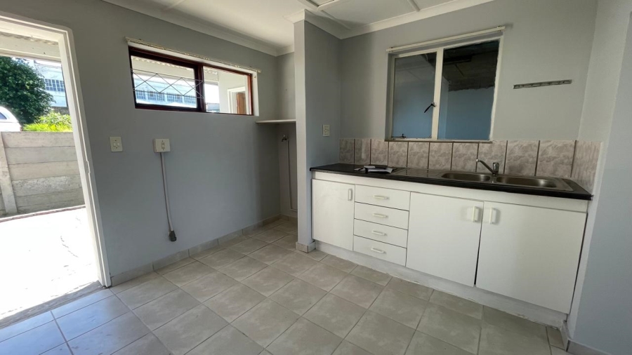2 Bedroom Property for Sale in Cambridge Eastern Cape